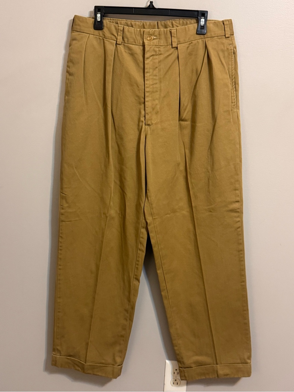 Bill's Khakis Men's 36 Pleated Cuffed Chino Pants USA Tan